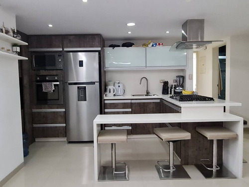 Imagen 7 de 14 de Venta De Exclusivo Apartamento En Mañongo Resd. Puerta Real.