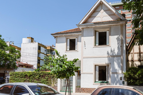Hermosa Casa De Estilo - Venta - 6 Amb - Jardin - Garage - Suite - Coghlan