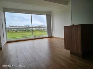 Departamento En Planta Baja, 1 Recamara - Zibata. Venta