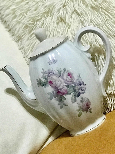 Antigua Cafetera De Porcelana Alemana Koenigszelt Silesia