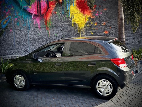 Chevrolet Onix Onix 1.0 MPI JOY 8V FLEX 4P MANUAL