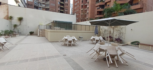 Venta Departamento De Categoria- Con Pileta- Cochera- 2 Habitaciones