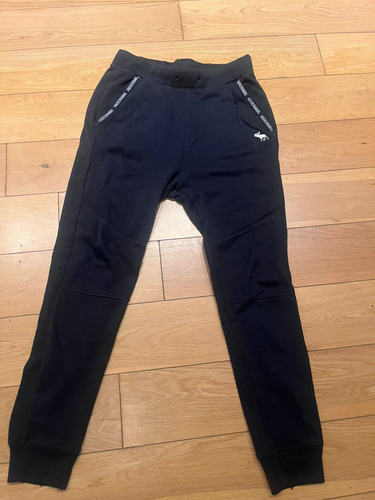 Jogging Abercrombie Talle 11/12. Usado