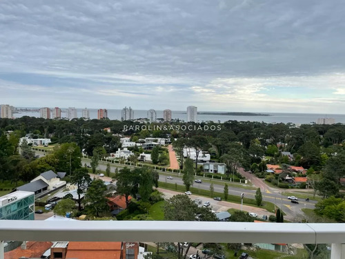 Apartamento De 2 Dormitorios En Torre Yoo - Punta Del Este 