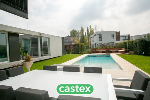 Moderna Casa En Venta En Terravista, General Rodriguez