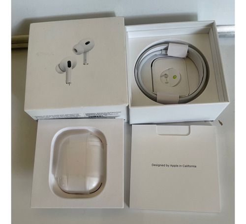 Apple AirPods Pro (2nd G) Wireless Magsafe Mqd83am/a A2698-9 (Usado)