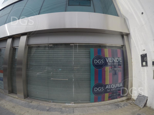 Imagen 18 de 28 de Oficina De Última Tecnología | Banfield Este