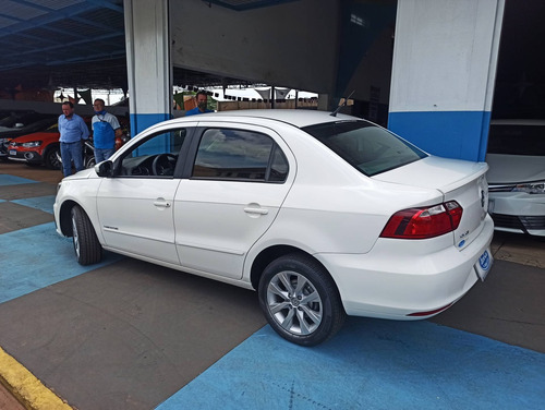 Volkswagen Voyage 1.6 Msi Totalflex Comfortline 4p I-motion