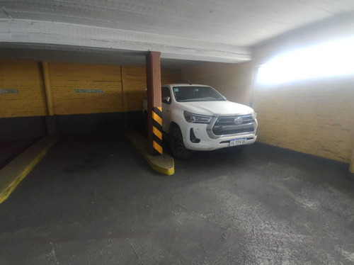 Imagen 2 de 2 de Venta - Cochera Pleno Centro