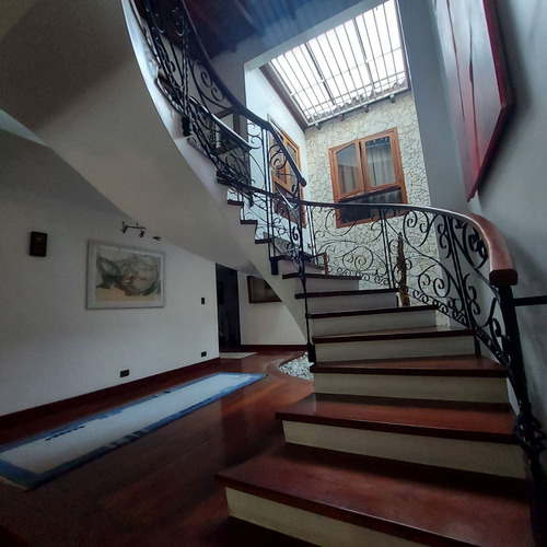 Imagen 4 de 30 de Venta De Casa En Prados Del Este 8h/ 9b/ 5p