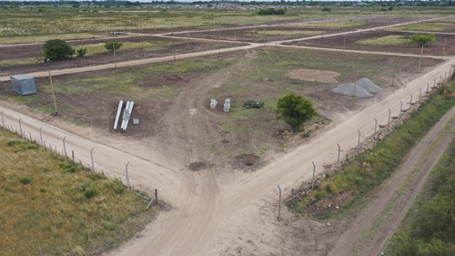 Lote De 10x30, Barrio Semicerrado, Oportunidad. La Plata