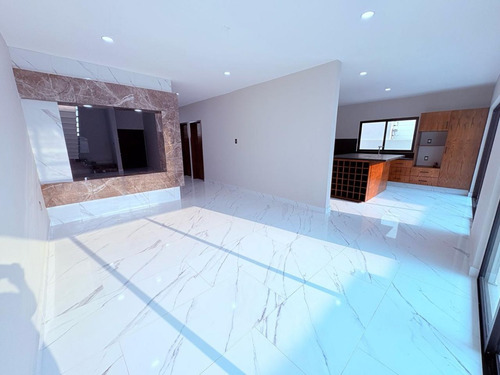 Casa En Venta En Veracruz Con Alberca Fracc. Lomas Residencial