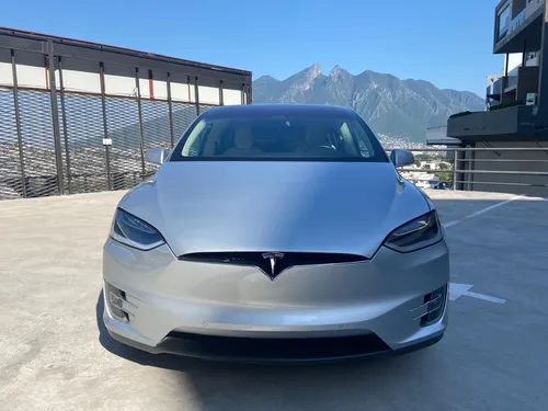 Tesla X 75 D 2017