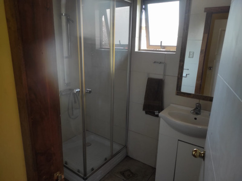 Casa Familiar Con Piscina, Quincho Y Gran Terreno Colina