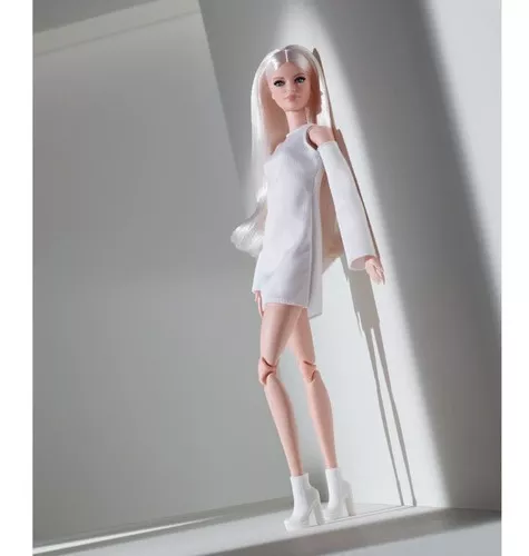 Barbie Signature Looks Cabelo Loiro e Vestido Branco - Mattel