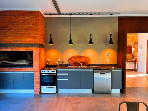 Venta Casa Estación Del Carmen Barrio Cerrado, La Casa
