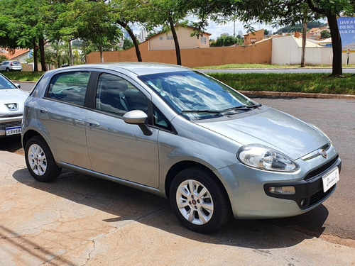 Imagem 2 de 6 de Punto Attractive 1.4 Flex Mecânico 2013