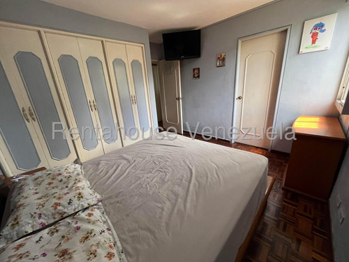 Amplio Apartamento En Venta, Urb. Los Caobos