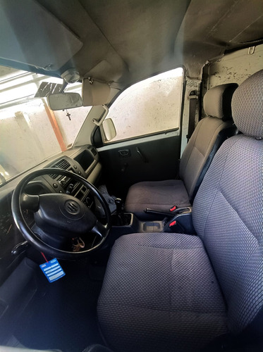 Suzuki APV Minvan