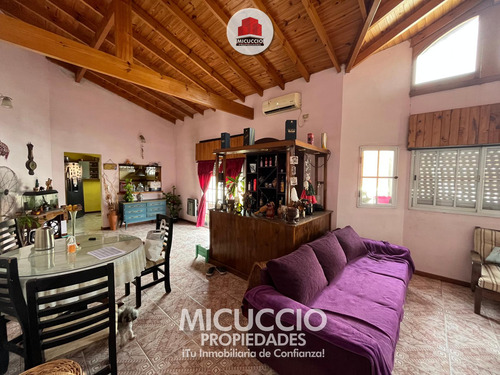 Local Con Depósito Y Departamento En Venta, Gelves 283, Belén De Escobar