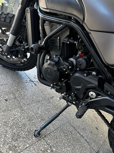 Imagen 13 de 20 de Benelli Leoncino 500