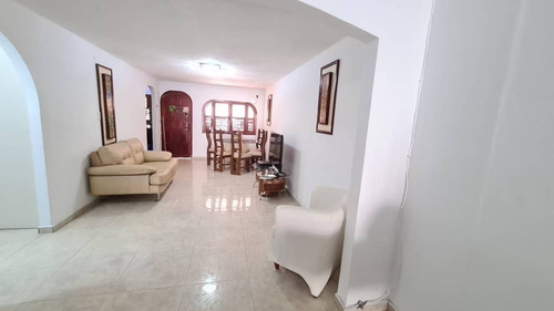 Imagen 5 de 10 de Amplia Casa En Las Quintas De Naguanagua 04127407774 (lemc-269)