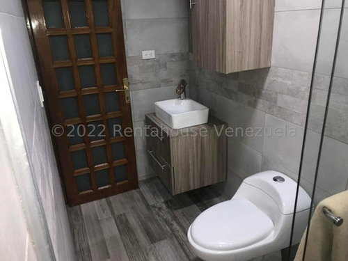 Lindo Apartamento En Excelente Zona Listo Para Mudarse La Trtinidad 23-19389 - Jca