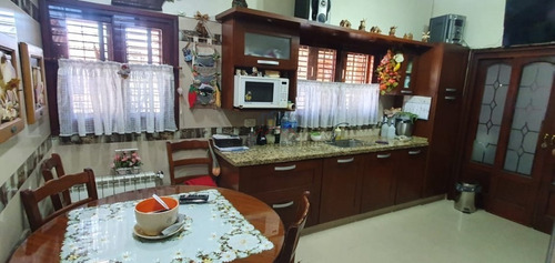 Imagen 2 de 30 de Venta Chalet 5 Ambientes Ciudad Evita.