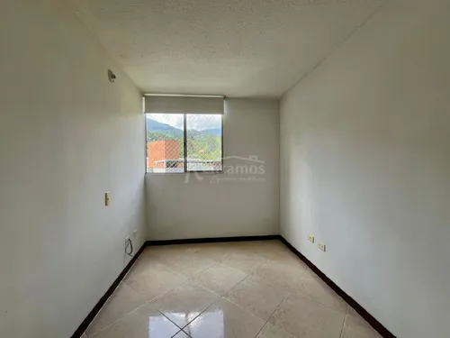 Apartamento En Arriendo En Camino Verde. Cod A776100