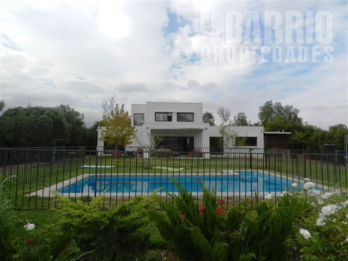 Imagen 1 de 28 de Casa En Venta De 4 Dormitorios En Colina