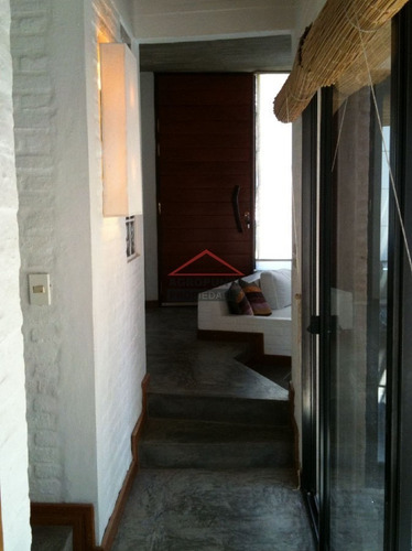 Casa En Manantiales, 3 Dormitorios *- Ref: 3539