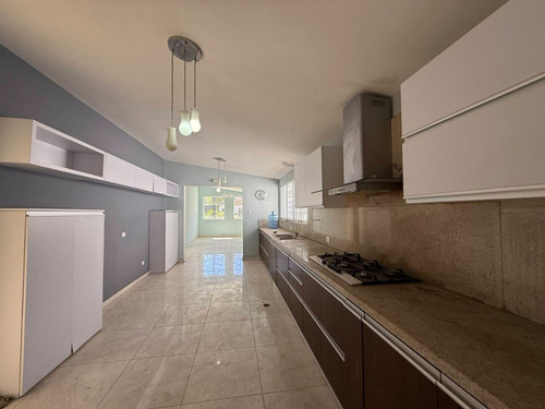 En Venta Casa En Guaparo Calle Cerrada En Valencia