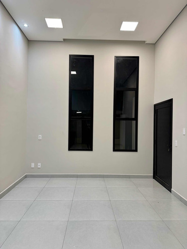 Linda Casa Térrea Com 3 Dormitórios