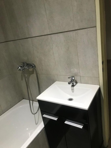 Imagen 6 de 11 de Monoambiente En Venta De Excelente Ubicación En Lomas De Zamora