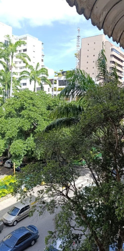 Apartamento En Venta En La Urb. Los Palos Grandes. Km