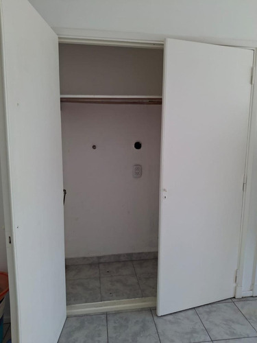 Venta - Oficina 2 Ambientes Con Terraza En Galería Comercial A Metros De La Estación San Isidro