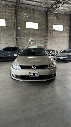 Volkswagen Vento 2.5 Luxury 170cv