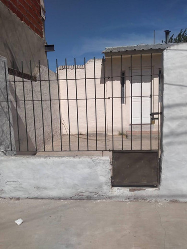 Casa En Venta - 3 Dormitorios 2 Baños - Departamento - 409mts2 - Moreno