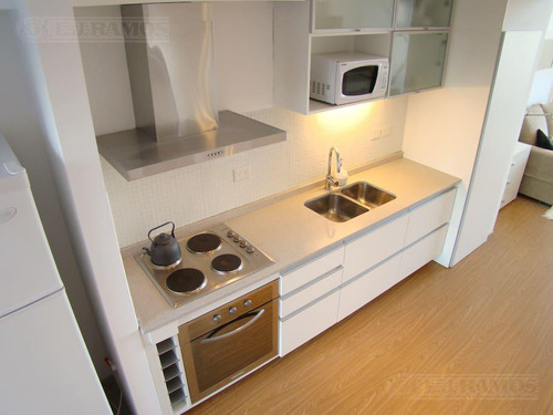 Departamento En Venta En Palermo Hollywood De 2 Ambientes Con Cochera. Balcón Con Parrilla.