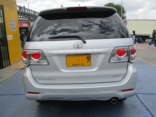 Toyota Fortuner Sr5 4x2 2700cc At Aa