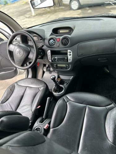 Citroën C3 1.4 8v Exclusive Flex 5p