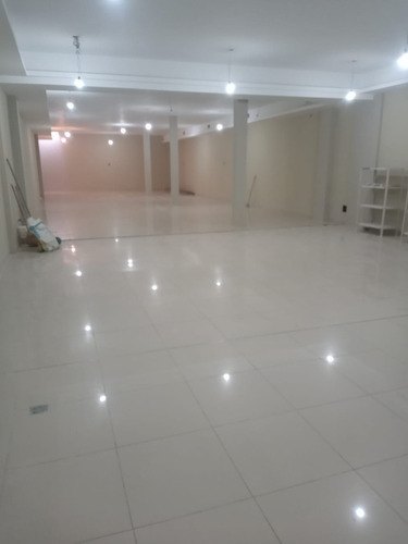 #mira Esto # Local # Estrenar # 300 M2c # Completo