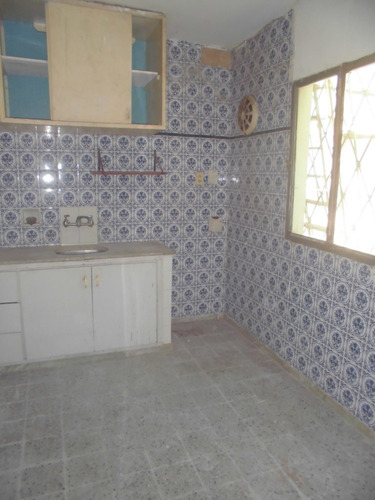 Imagen 2 de 5 de Diri Palleja Y Entre Rios - Casa En Ph Pb Al Frente C/patio