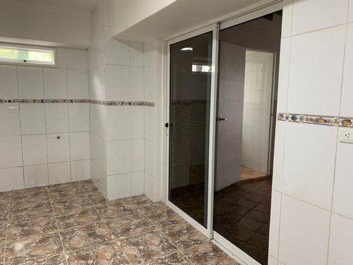 Venta De Apartamento En Plaza Venezuela, Excelente Ubicacion. A.m.