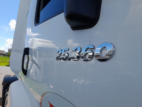 Imagem 2 de 11 de Vw 25360 6x2 2020 - Único Dono Frota Jbs - Direto No Pátio