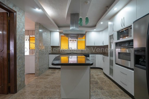 Casa En Venta. Colinas De Vista Alegre. Kr24-17100. Katia Rosero M.