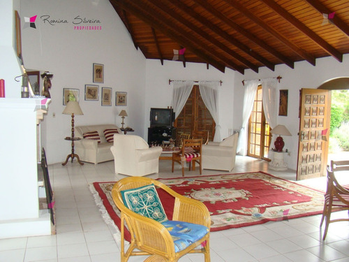 Casa En Golf, 4 Dormitorios *- Ref: 7419