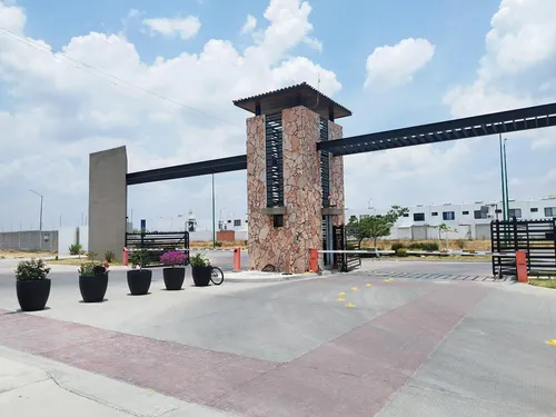 Casa En Venta Con Recamará En Planta Baja Fracc El Cielo León Gto. Zona Norte
