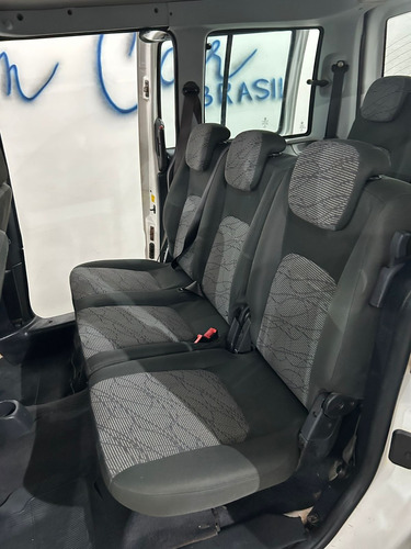 Fiat Doblo 1.8 16v Essence 7l Flex 5p 5 marchas