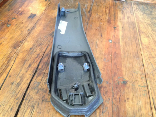 Plastico Cubre Poste Central Inf Izquierdo Chevrolet Corsa